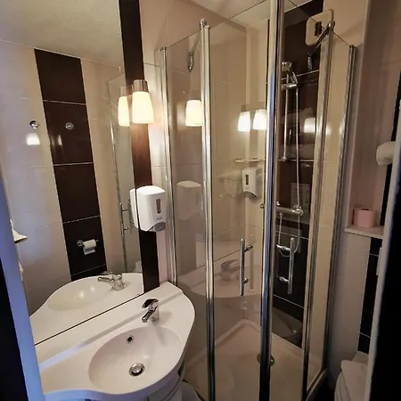 Hotel Inn Design & Restaurant Langres 2*