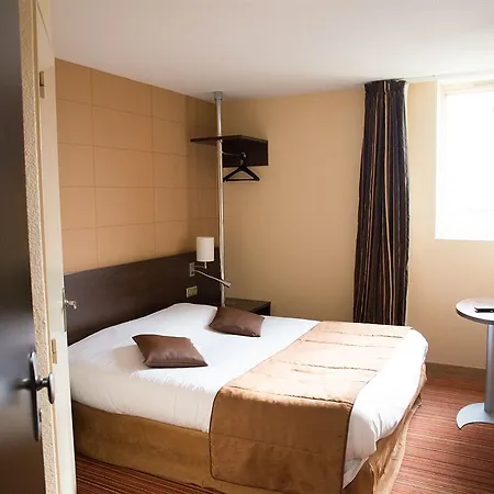 Hotel Inn Design & Restaurant Langres Hotel 2*