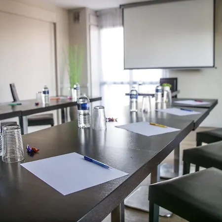 Hotel Inn Design & Restaurant Langres 2*