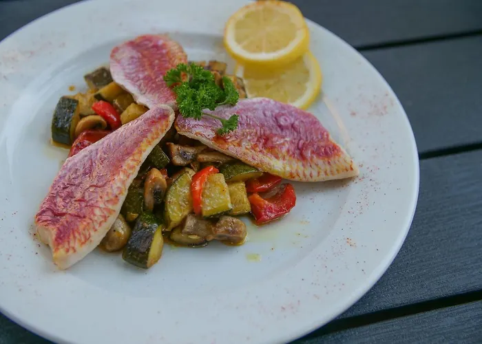 Design & Restaurant 2*